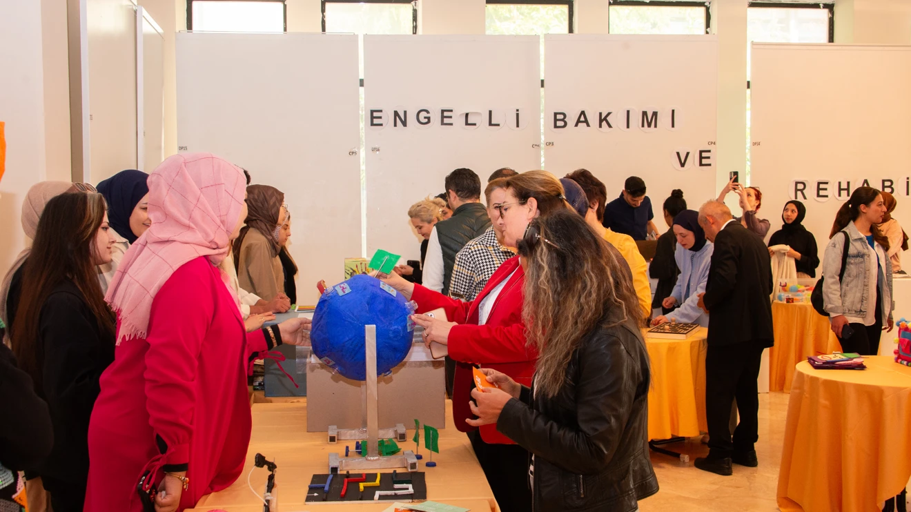 Selçuk Üniversitesinde "Eğitici Materyal Geliştirir II" adlı sergi açıldı
